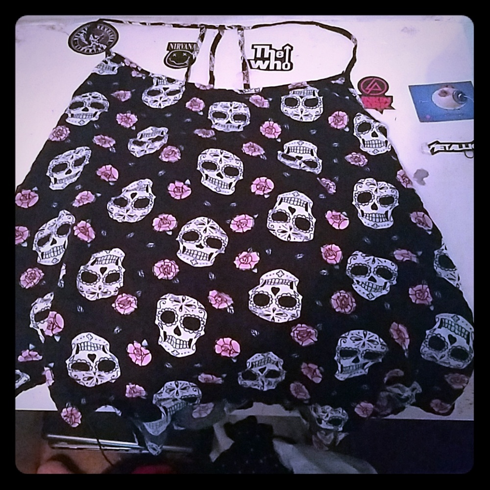 Rose and skull tank